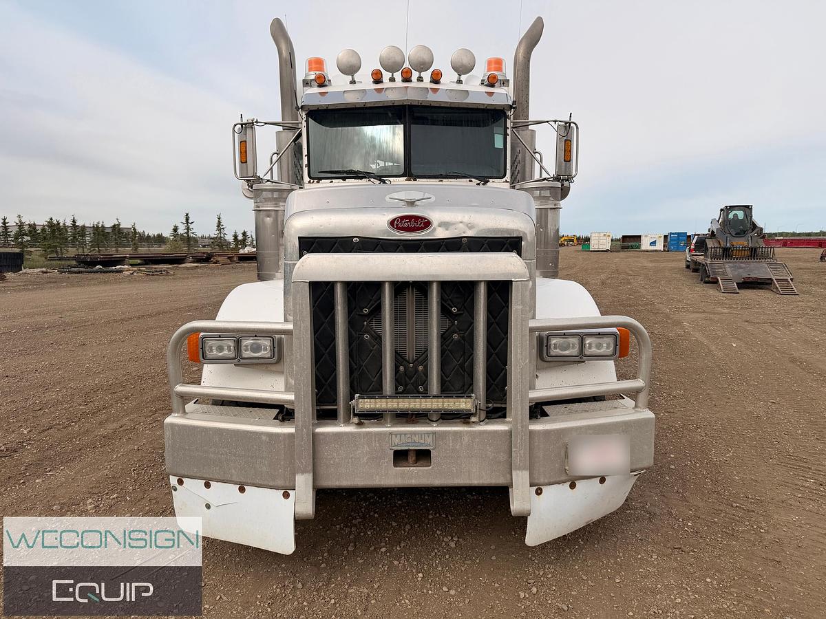 Used 2004 Peterbilt 378 Tandem Winch Truck