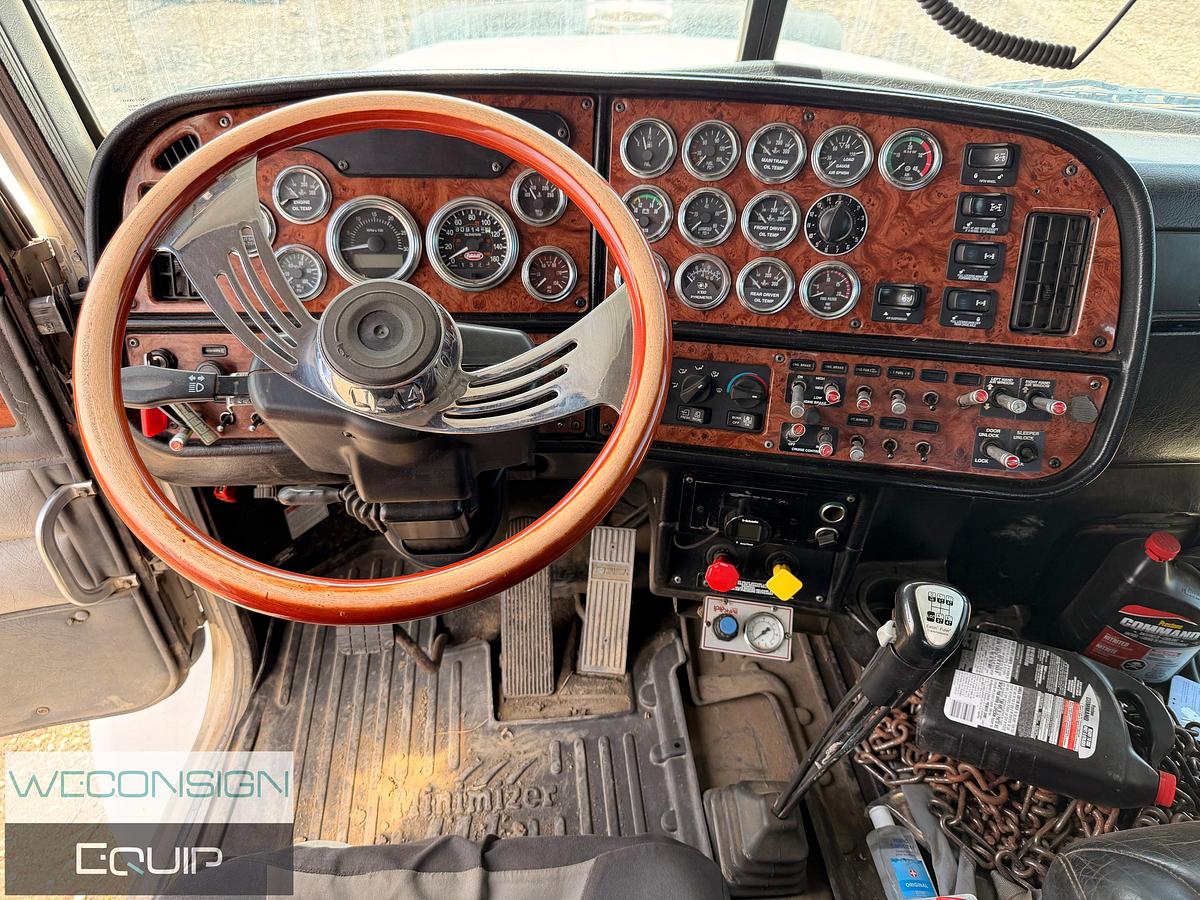 Used 2004 Peterbilt 378 Tandem Winch Truck