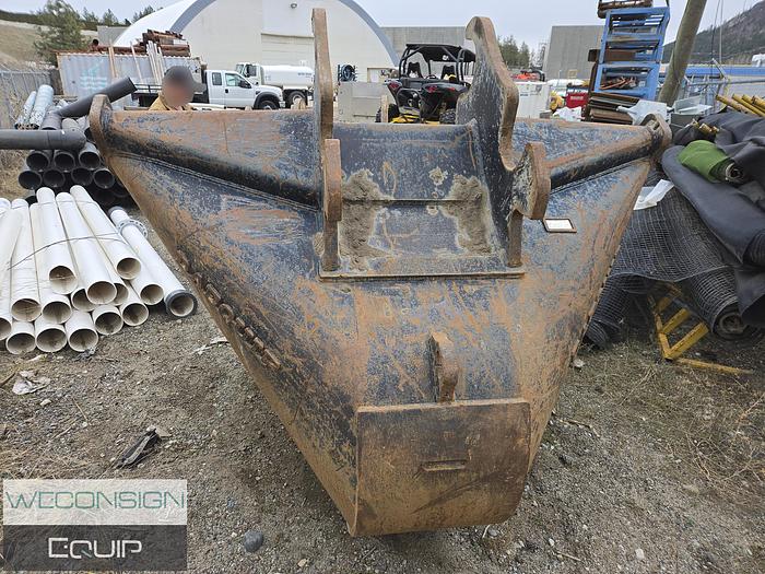 Used Daequip 350 Sized V-Bucket