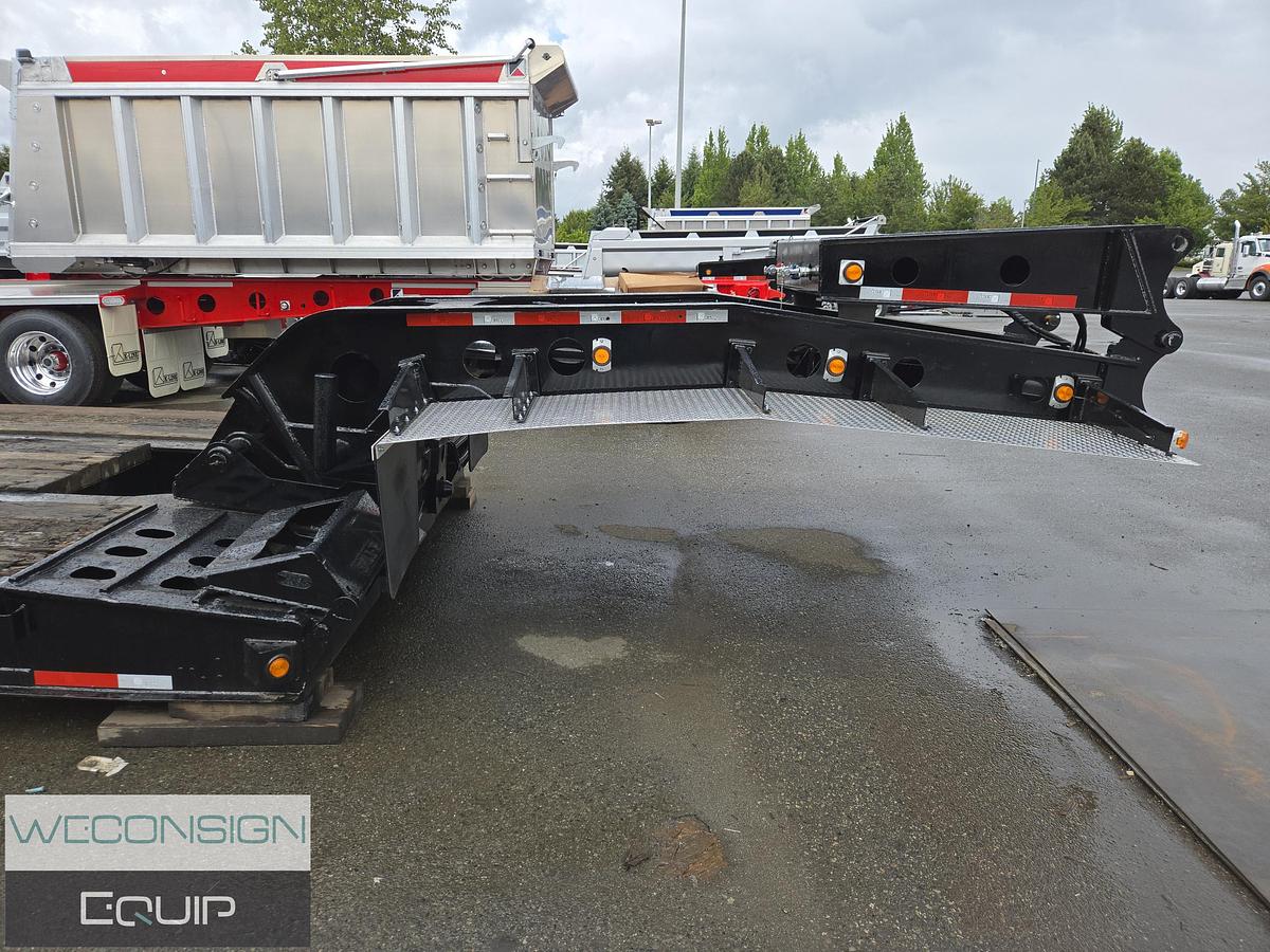 Used 2005 K-Line 60 Ton Lowbed Trailer and Jump Jeep