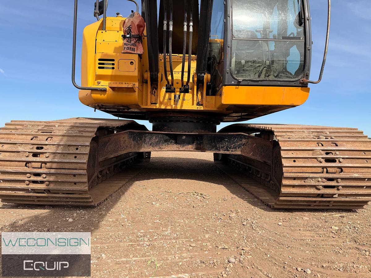 Used GTH-10 2015 John Deere 245G LC Excavator