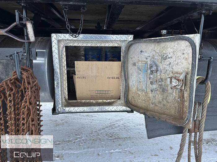 Used 2004 Kenworth C500B Bed Truck