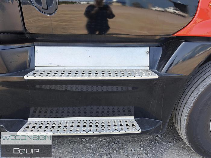 Used 2015 Freightliner Cascadia HWY Truck Tractor