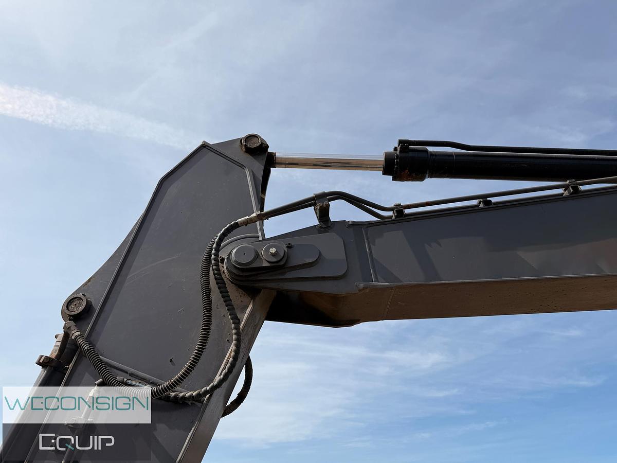 Used GTH-10 2015 John Deere 245G LC Excavator