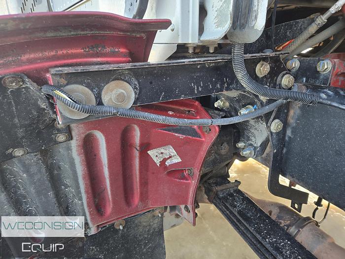 Used 2013 Peterbilt 367 Sleeper Winch Truck