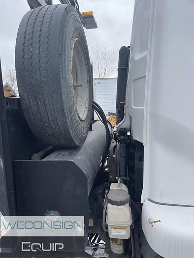 Used 2002 Nissan 2500 – Pavement Marking Vocational Truck