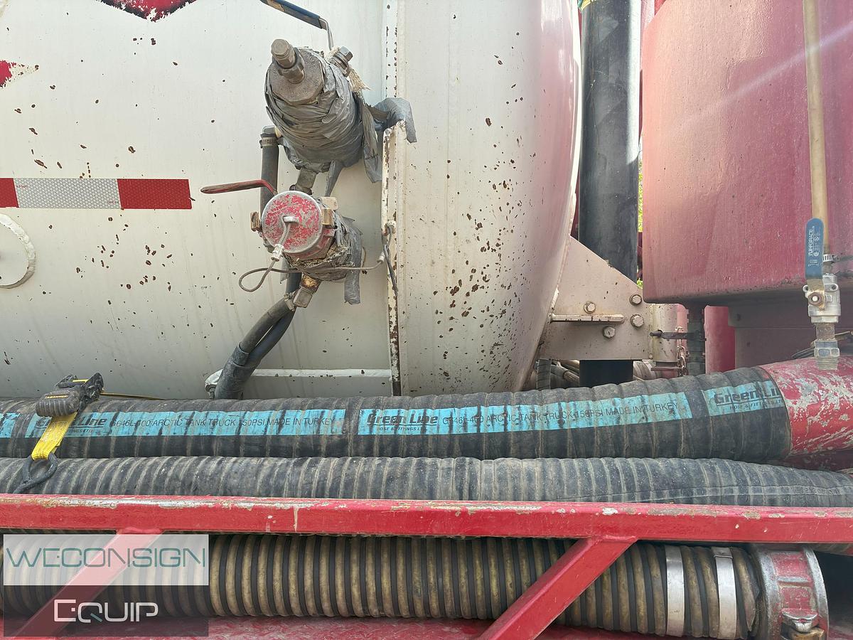 Used 2010 Kenworth T800 Tri Drive Combo Vac