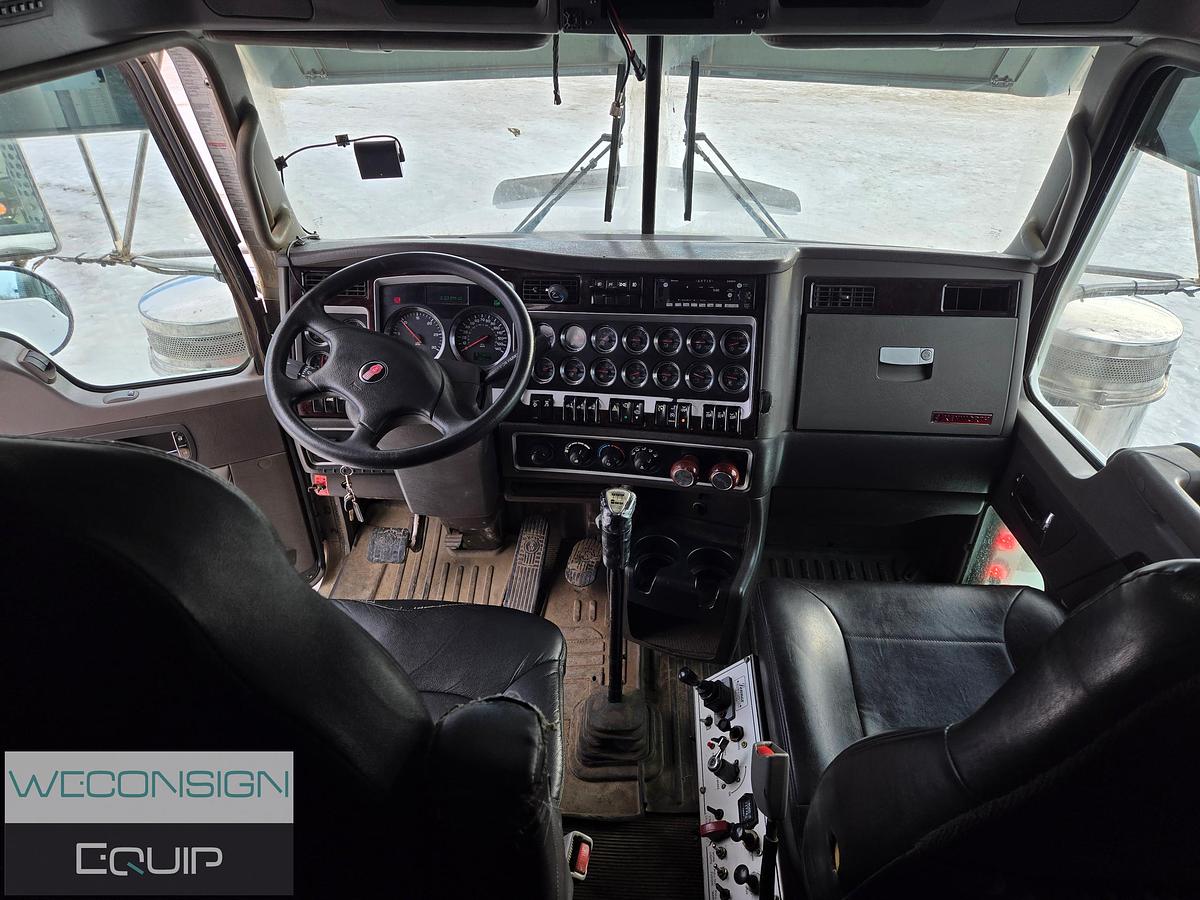 Used 2013 Kenworth T800 Winch Truck