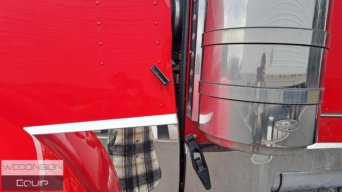 Used 2023 Peterbilt  389 Salvage