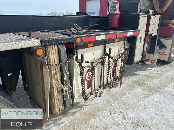 Used 2004 Kenworth T800 Picker Truck