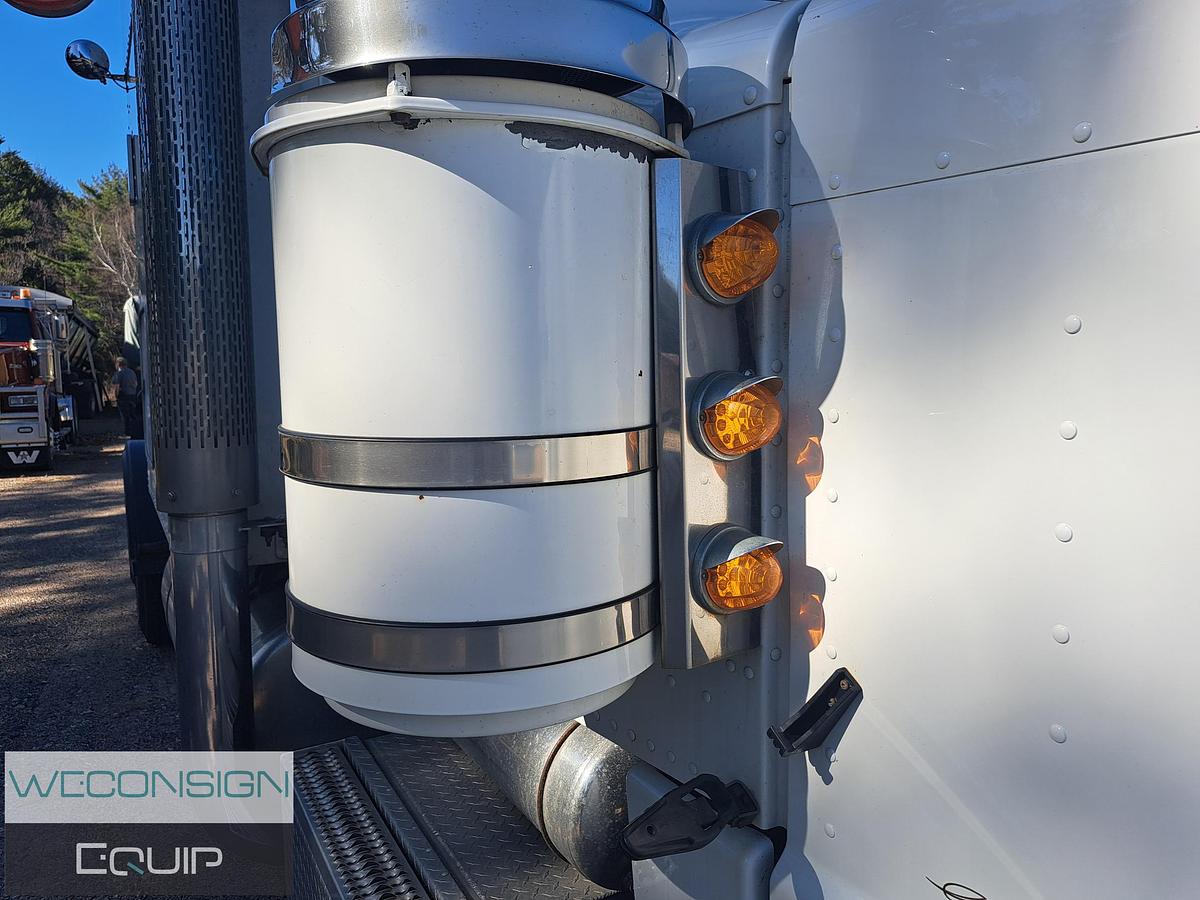 Used 2021 Peterbilt 389