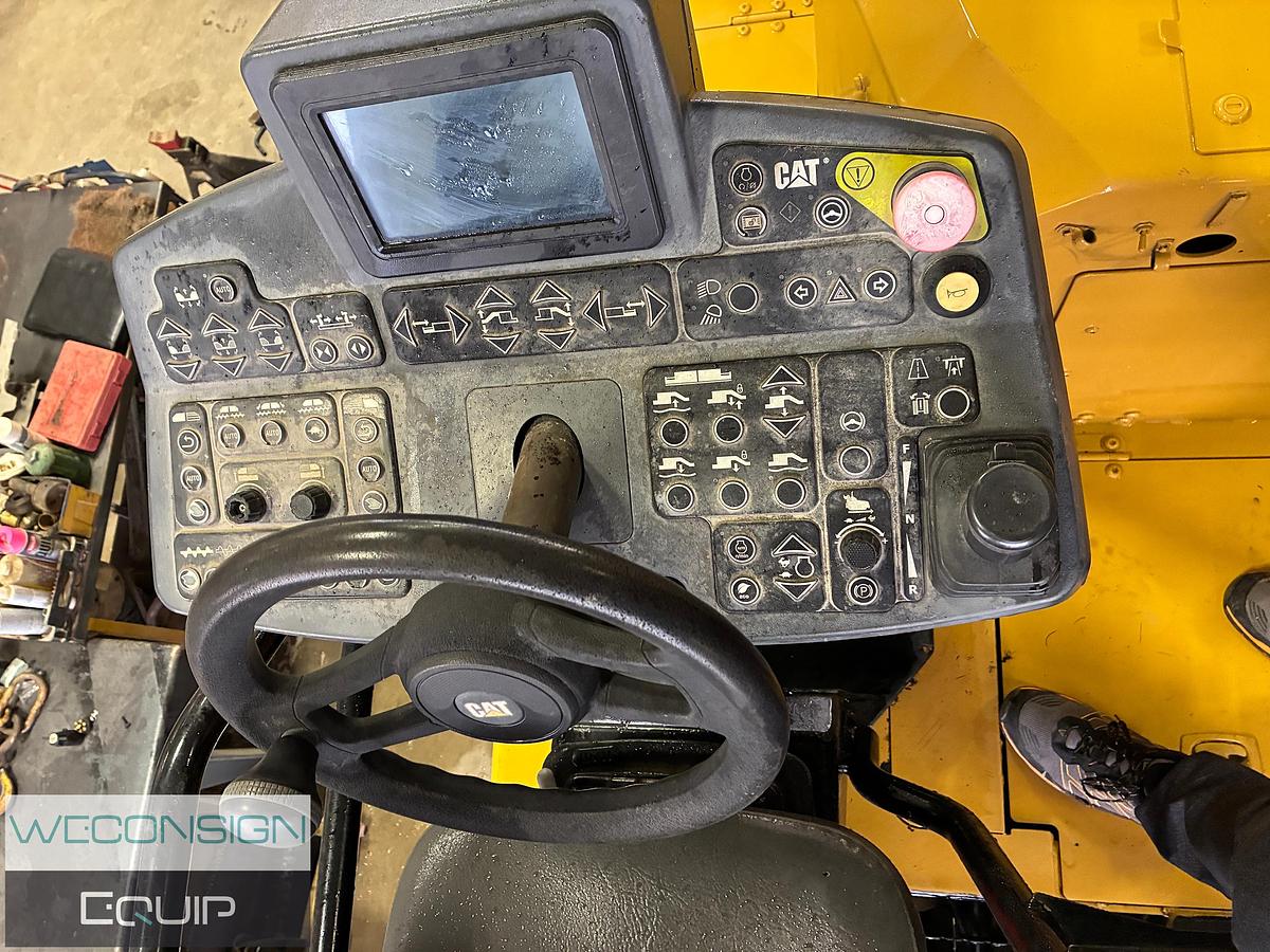 Used 2015 CAT AP 1055F Paver