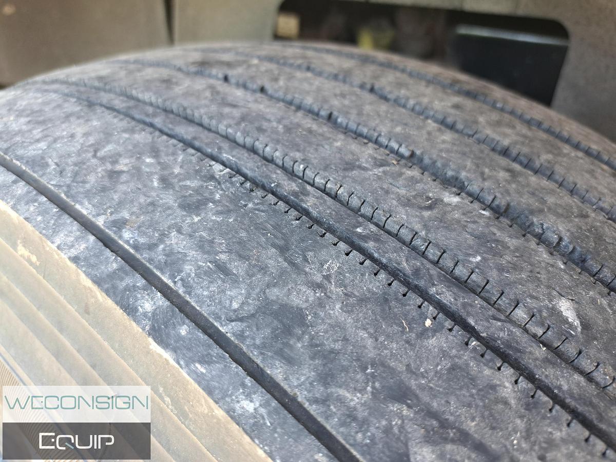 Used 2020 Freightliner Coronado Sleeper Truck Tractor