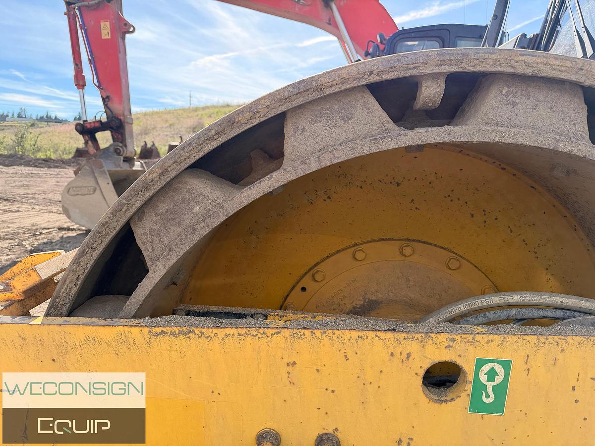 Used 2014 Sakai SV540T 84" Compactor