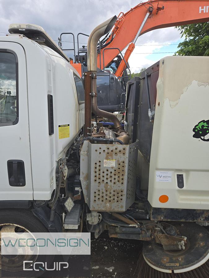 Used 2012 Isuzu NQR Single Axle Sweeper Truck
