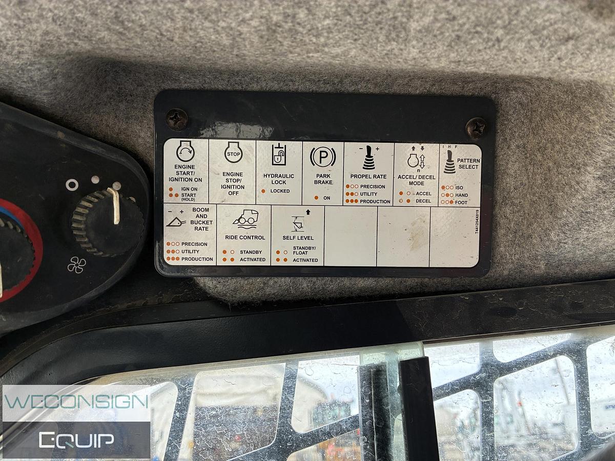 Used John Deere 324G Skid Steer