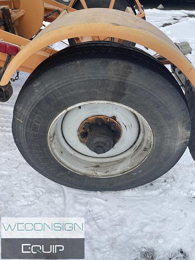 Used 2002 Nissan 2500 – Pavement Marking Vocational Truck