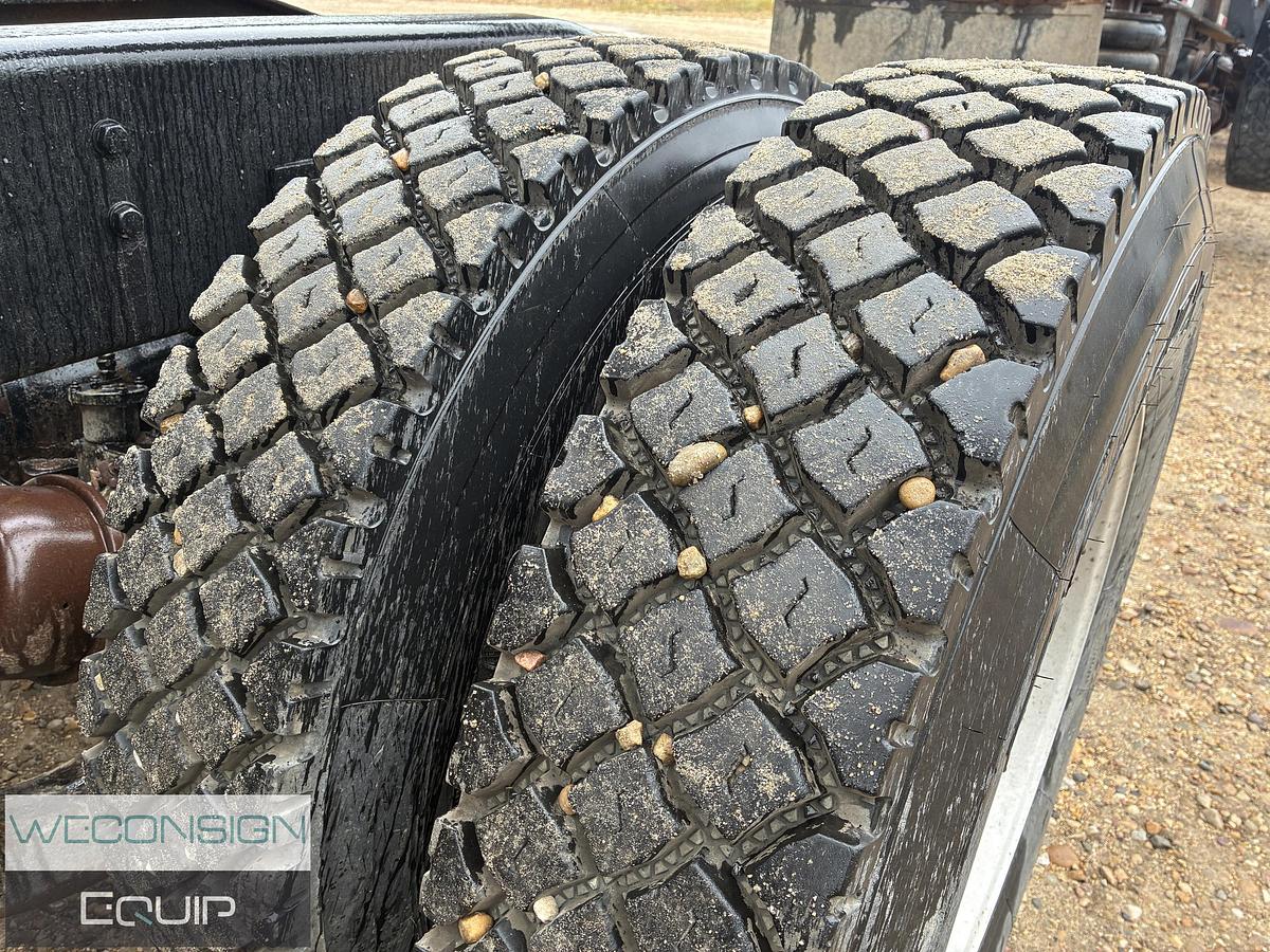 Used 2005 Kenworth T800 Heavy Haul Truck Tractor