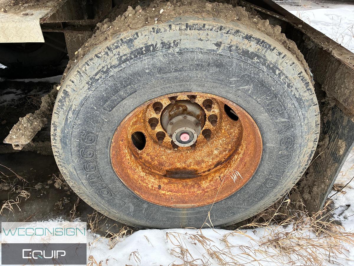 Used 2004 Doepker Super B Flat Deck 32x28