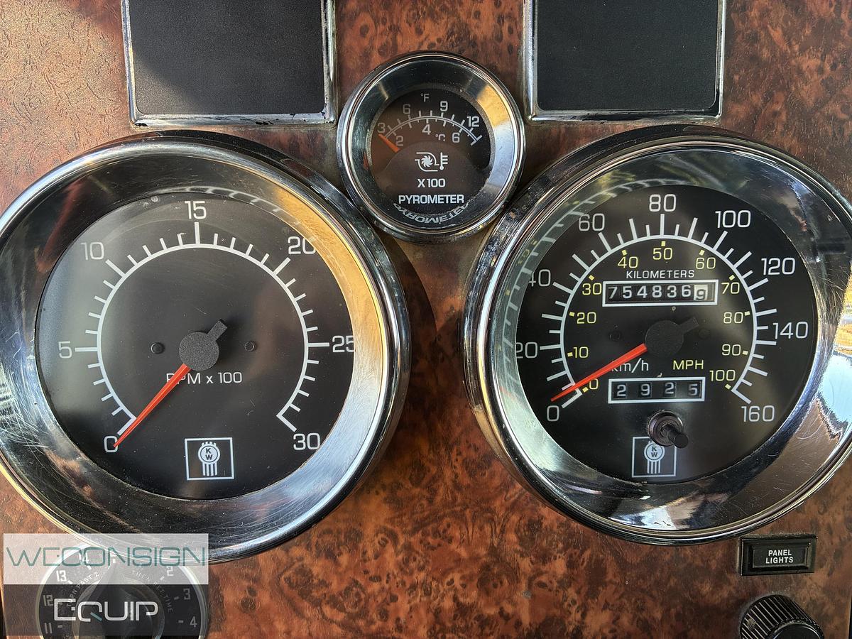 Used 2005 Kenworth T800 Sleeper Tractor