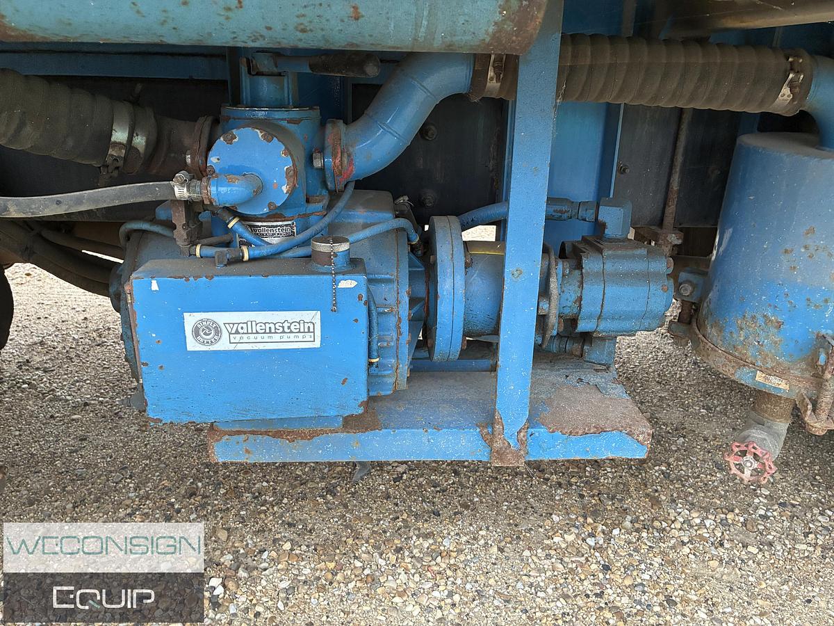 Used 2009 International 4400SBA 4x2 Vacuum Truck