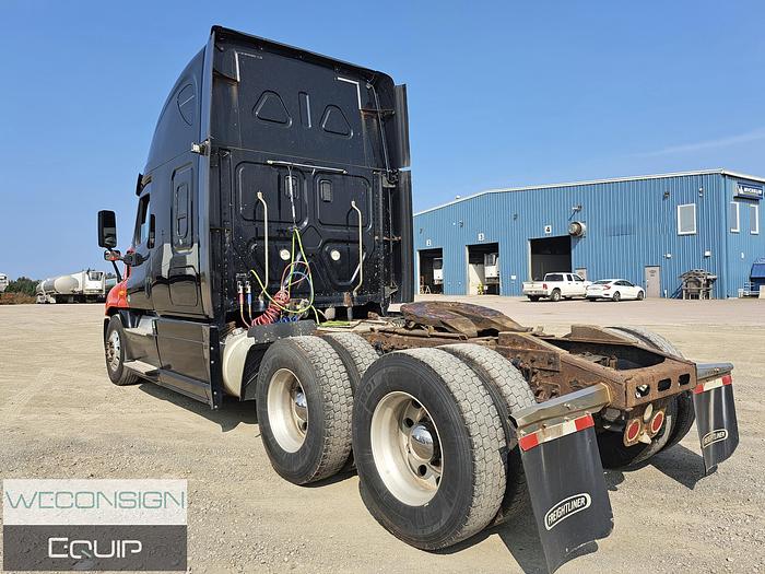 Used 2015 Freightliner Cascadia HWY Truck Tractor