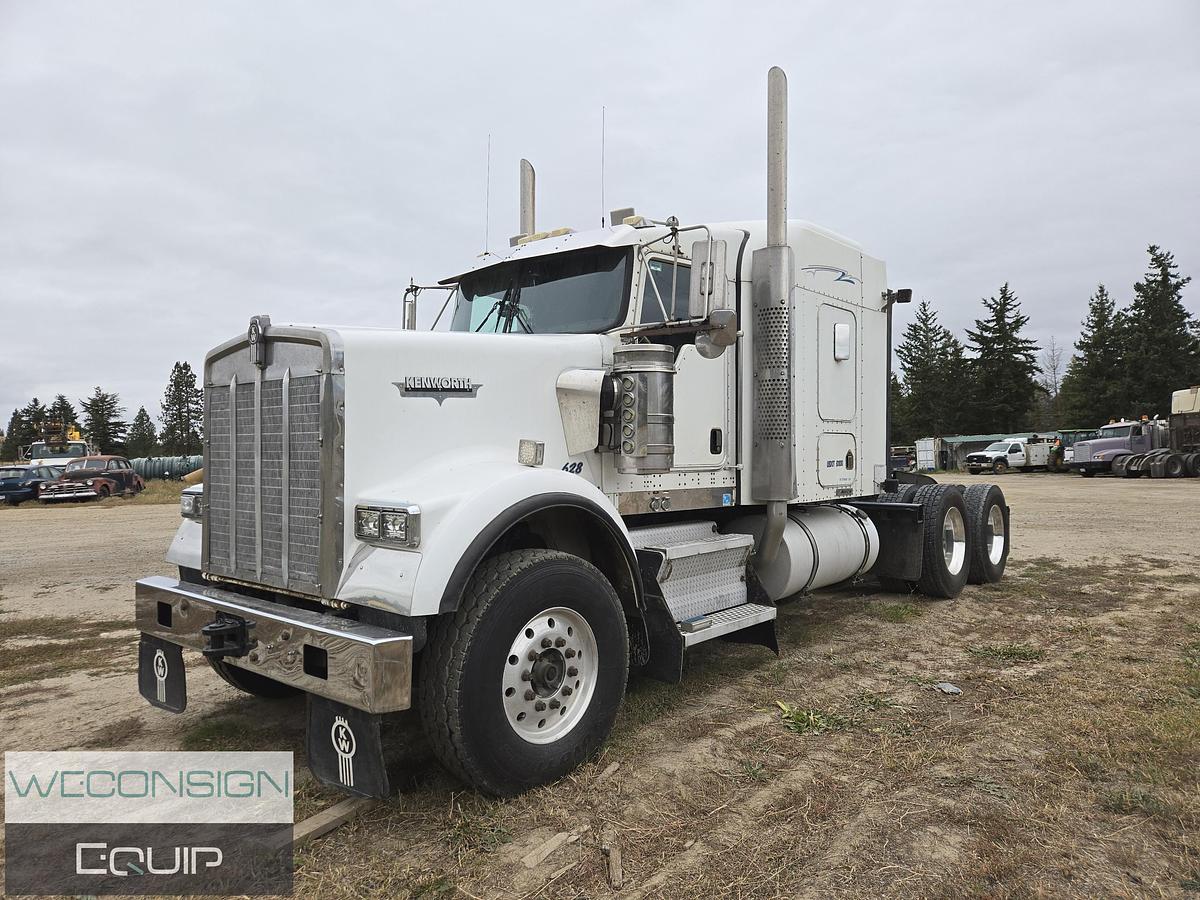 Used 2006 Kenworth W900B Sleeper Truck Tractor