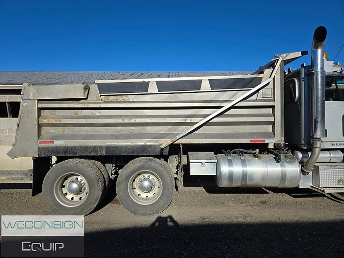 Used 2009 Peterbilt 367 TA Dump Truck