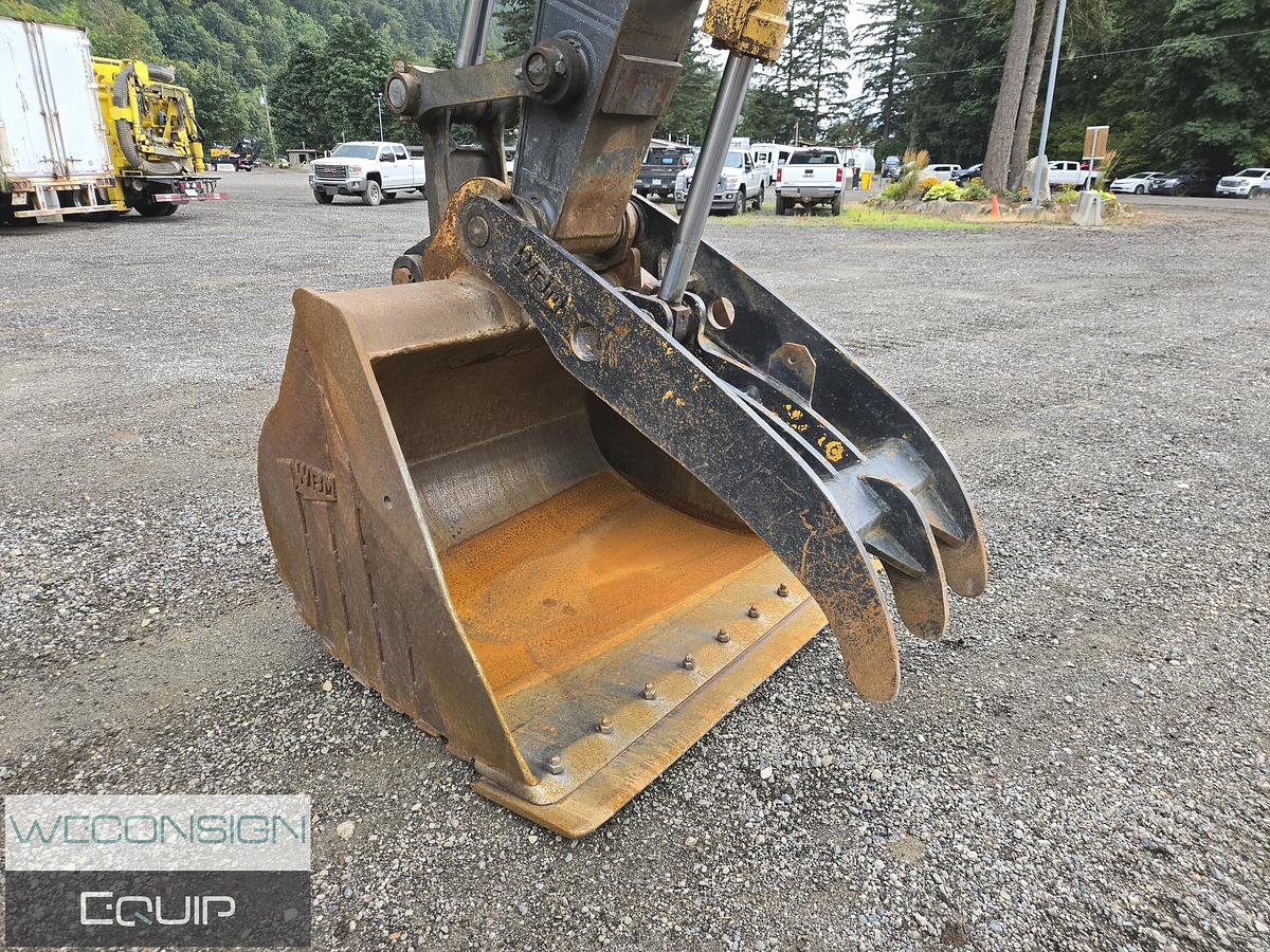 Used 2007 John Deere 240D Excavator