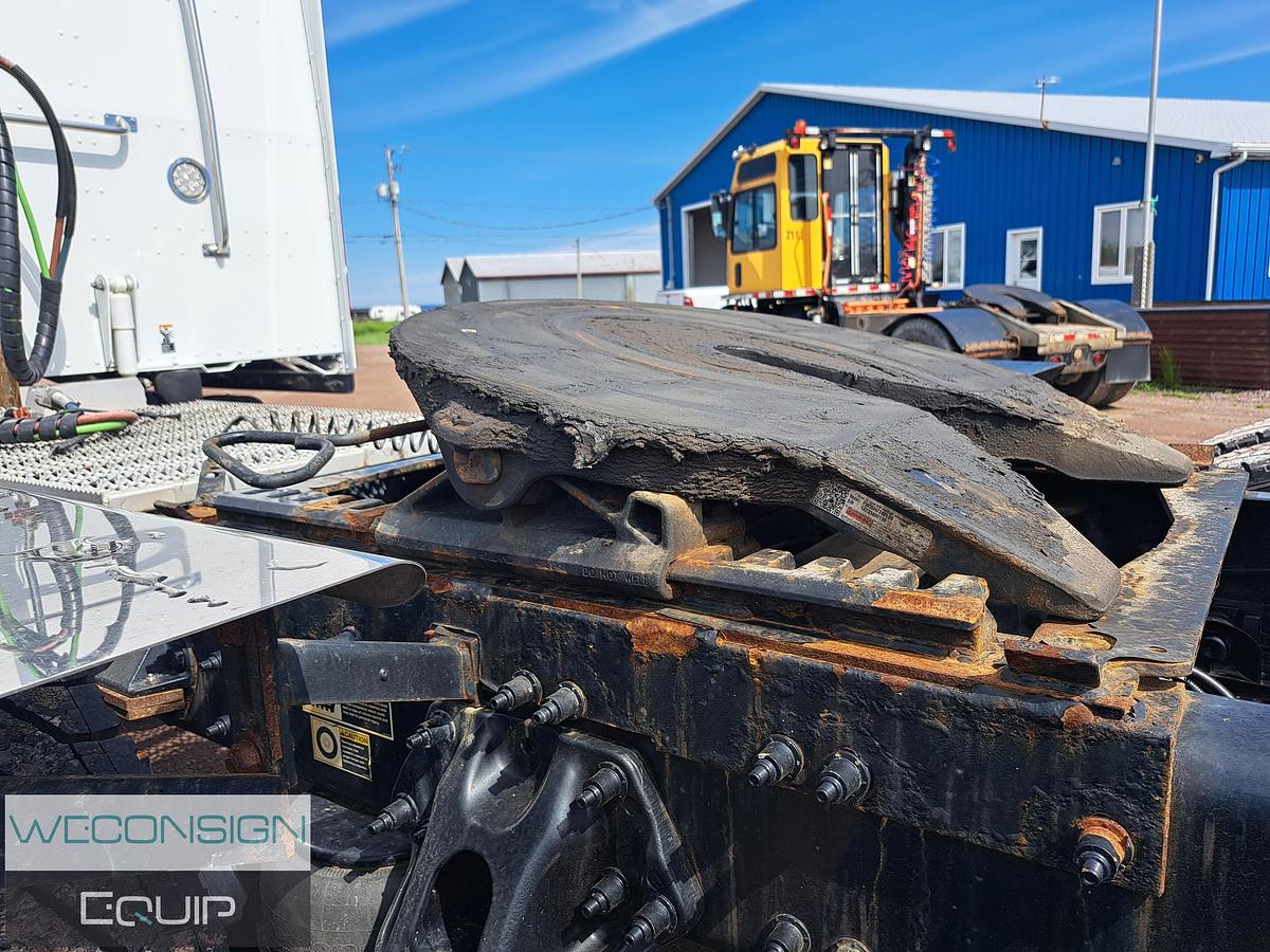 Used 2024 Peterbilt 389 Sleeper Truck Tractor