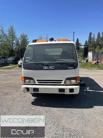 Used 1999 GMC/ISUZU  Single Axle Street Sweeper Truck