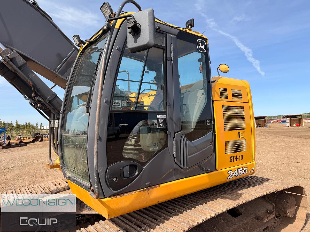 Used GTH-10 2015 John Deere 245G LC Excavator