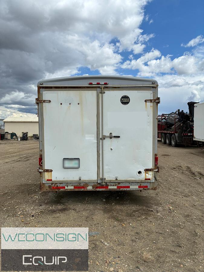Used 2007 Wells Cargo Enclosed Doghouse Trailer