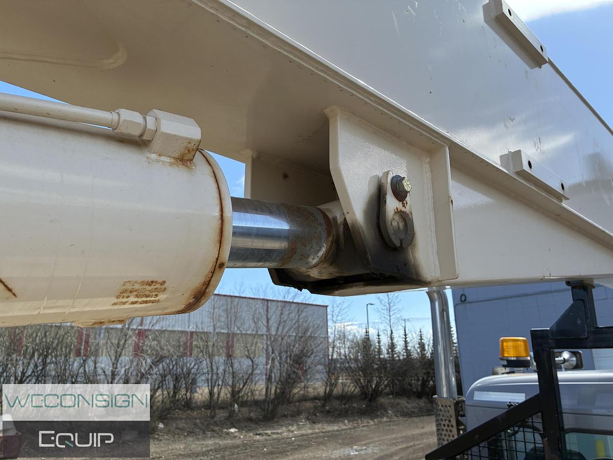 Used 2015 Kenworth T880 Crane Truck
