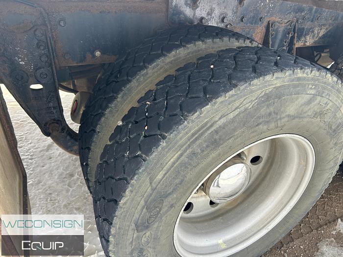 Used 2004 Kenworth T800 Picker Truck