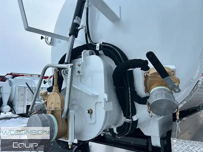 Used 2025 Peterbilt 548 TA Septic/ Straight Vac