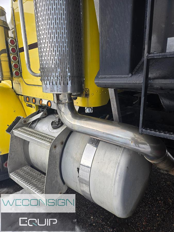 Used 2002 Peterbilt 378 Dump Truck