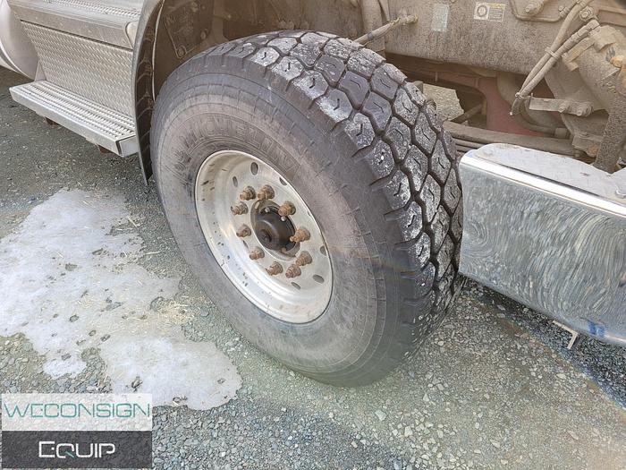 Used 2019 Peterbilt 367 Tandem Roll Off Truck