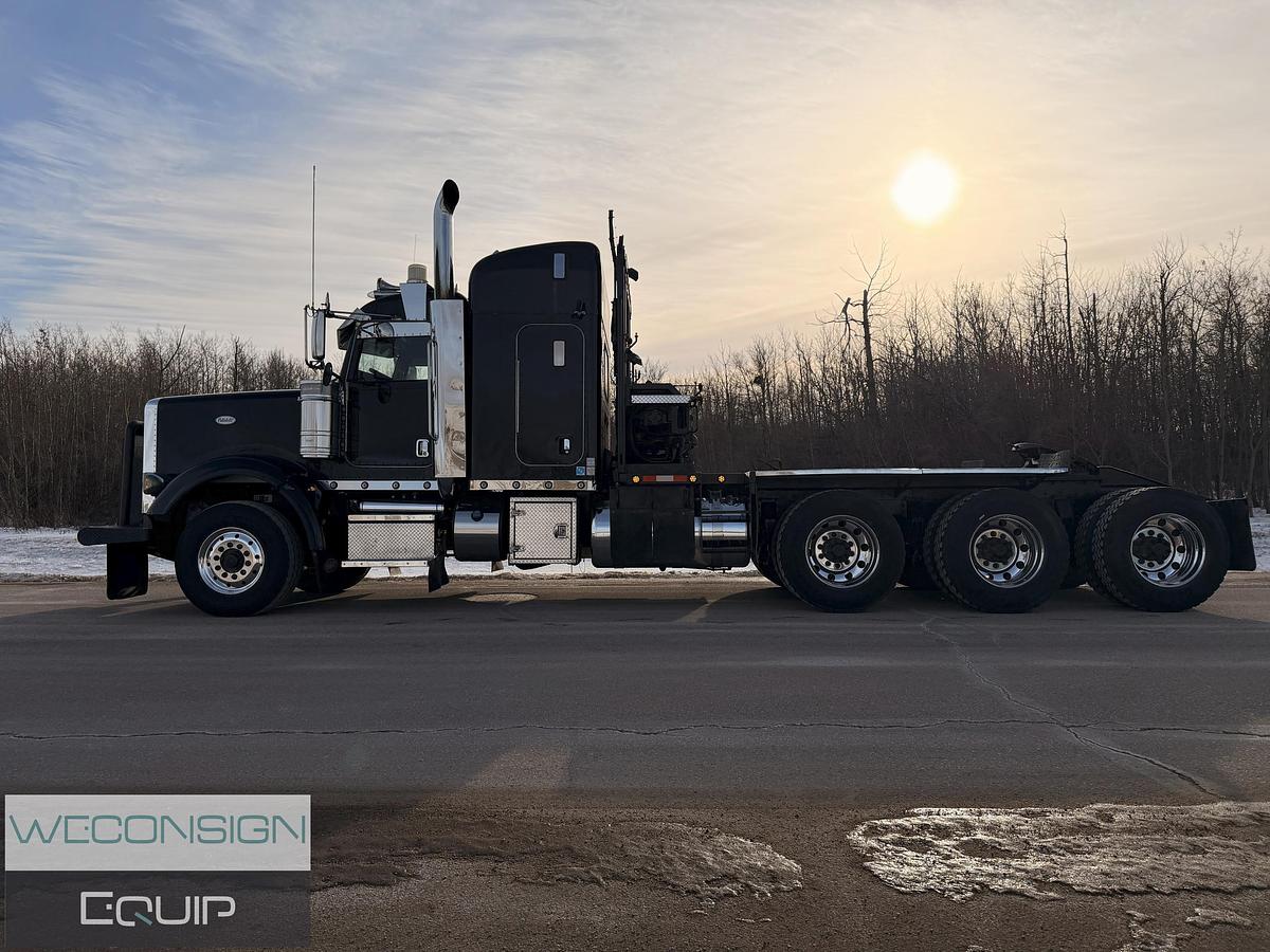Used 2015 Peterbilt 367 Winch Truck