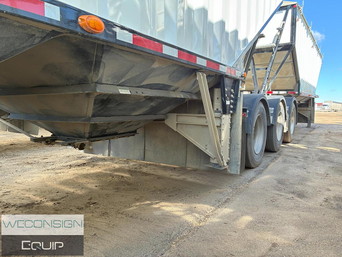 Used 2024 Lode King Super B Grain Trailer