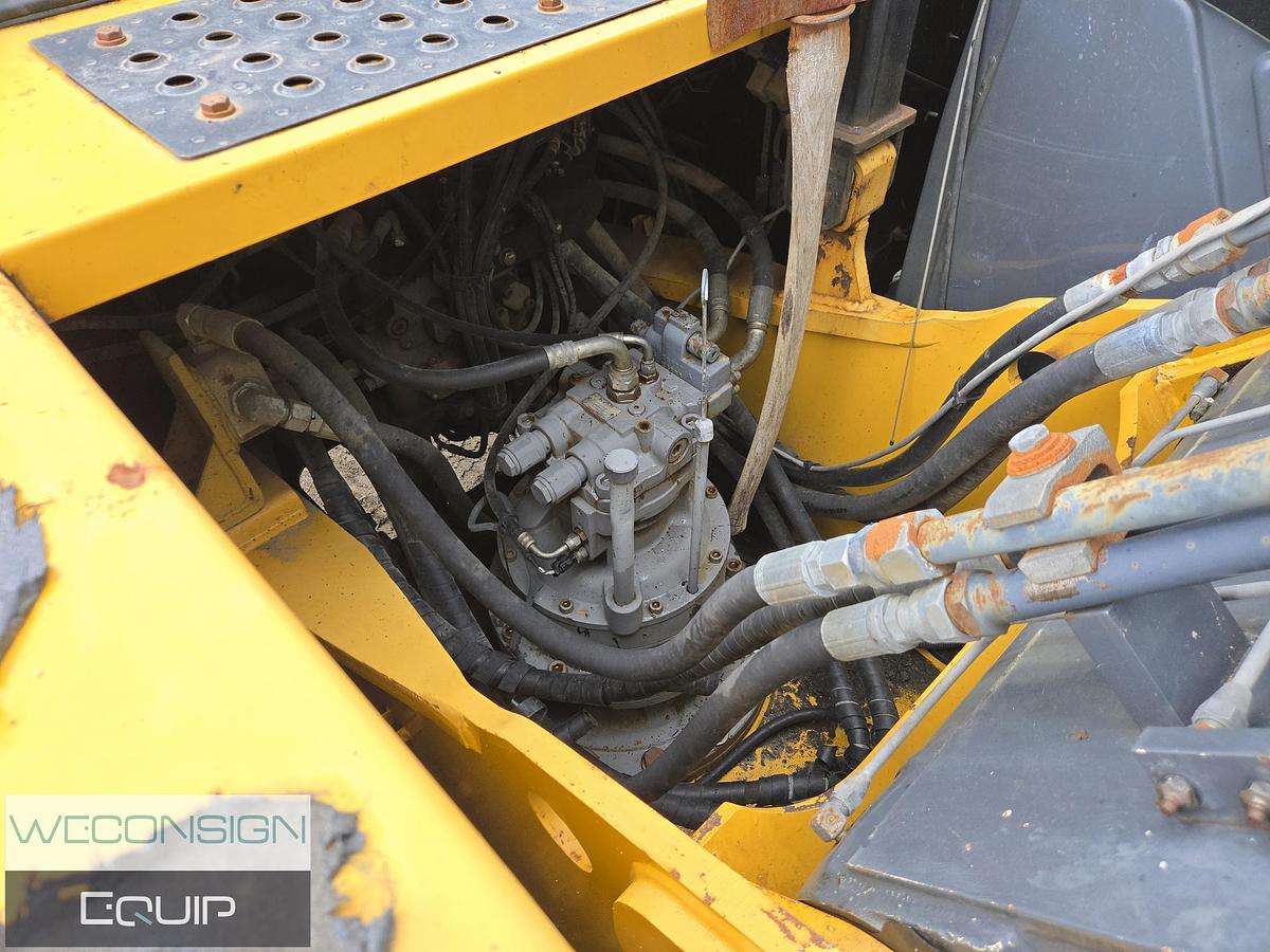 Used 2007 John Deere 240D Excavator