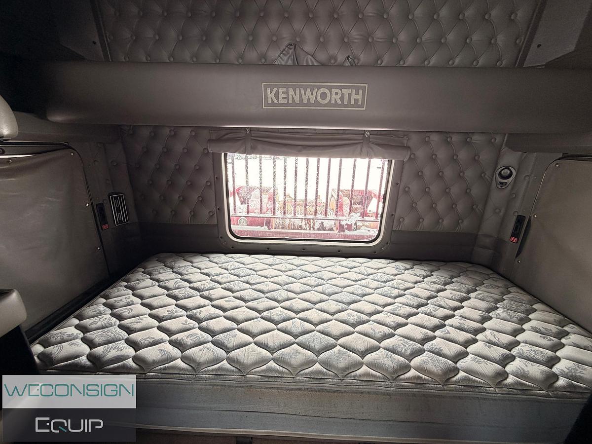 Used 2015 Kenworth T800 Tri Drive Winch Truck