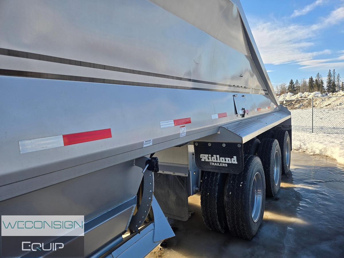 Used 2022 Midland MG43TC3000X Clam Dump Trailer