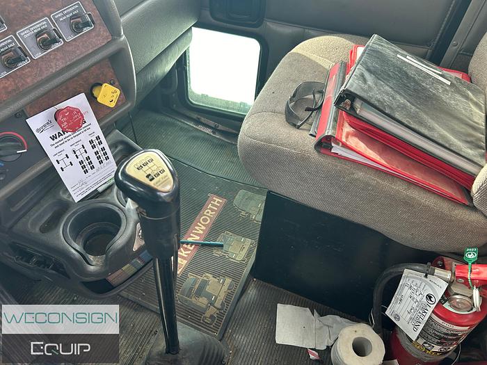 Used 2004 Kenworth T800 Picker Truck