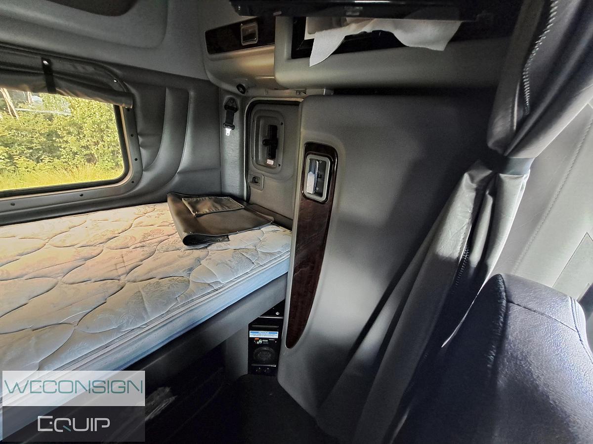 Used 2022 Peterbilt 389