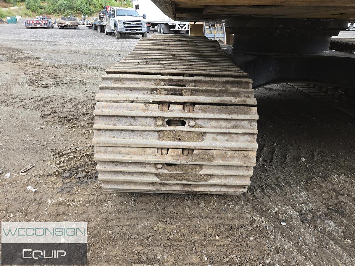 Used 2007 John Deere 240D Excavator