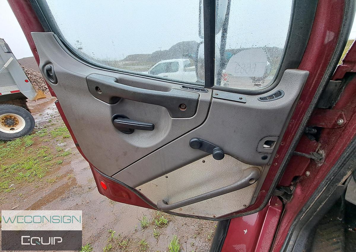 Used 2014 Freightliner M2 106 Sideload Refuse Unit