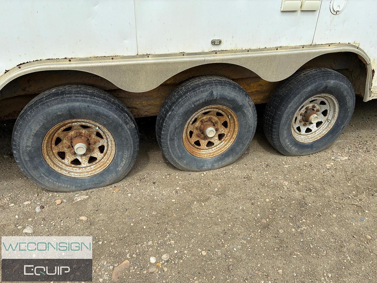 Used 2007 Wells Cargo Enclosed Doghouse Trailer
