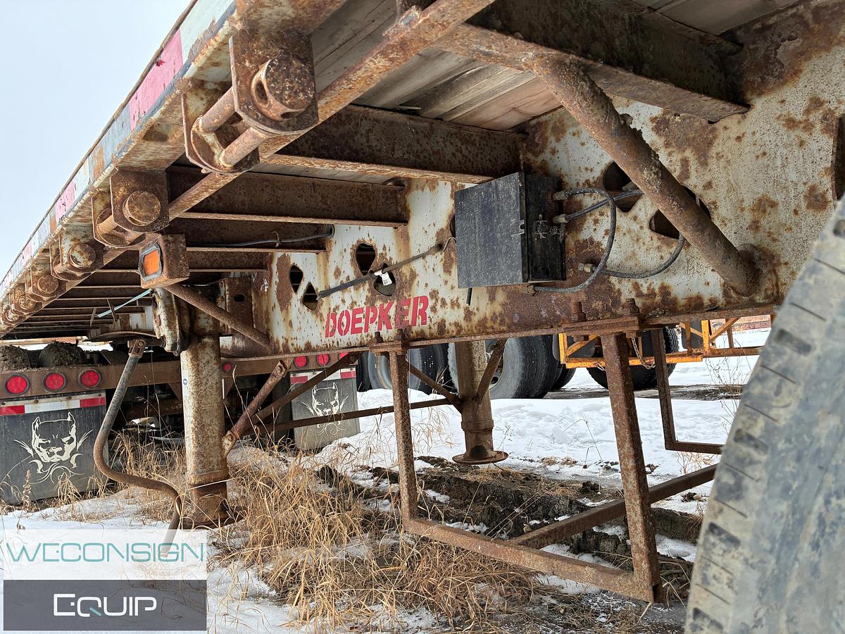 Used 2004 Doepker Super B Flat Deck 32x28