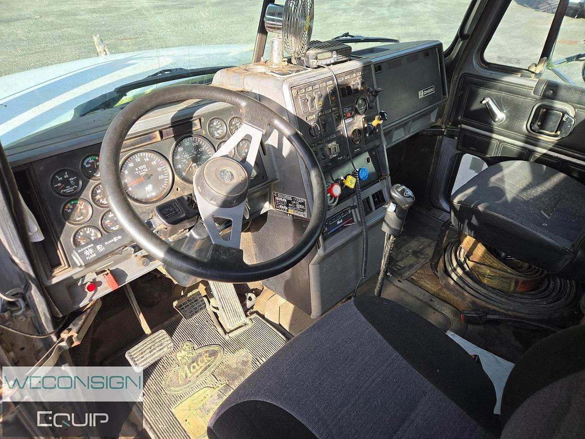 Used 1996 Mack CH613 TA Water Truck